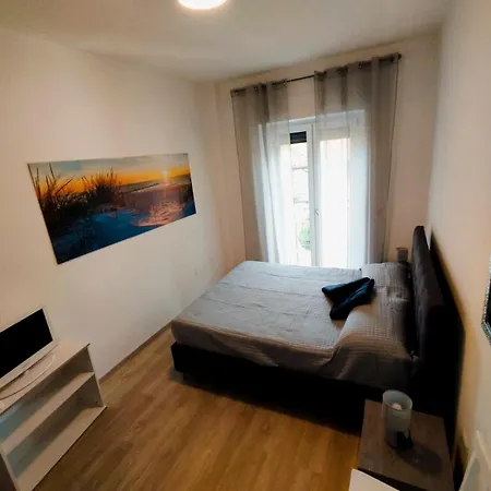 Case Vacanze Sebastiani Piccola Per 2 O Grande Per 6 * Scauri (Lazio)