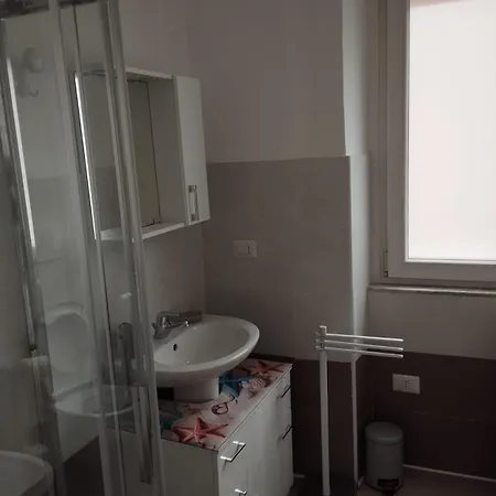 Case Vacanze Sebastiani Piccola Per 2 O Grande Per 6 Scauri (Lazio)