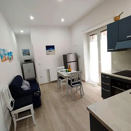 Bilocale Per 2 - Quadrilocale Per 6 - Sebastiani Centralissimi Scauri (Lazio)