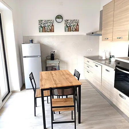 Bilocale Per 2 - Quadrilocale Per 6 - Sebastiani Centralissimi * Scauri (Lazio)