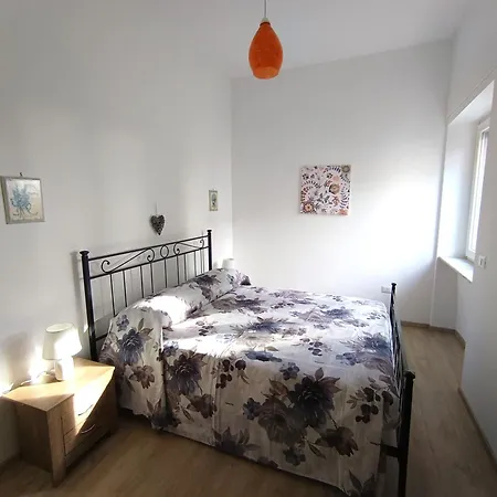 Case Vacanze Sebastiani Piccola Per 2 O Grande Per 6 * Scauri (Lazio)